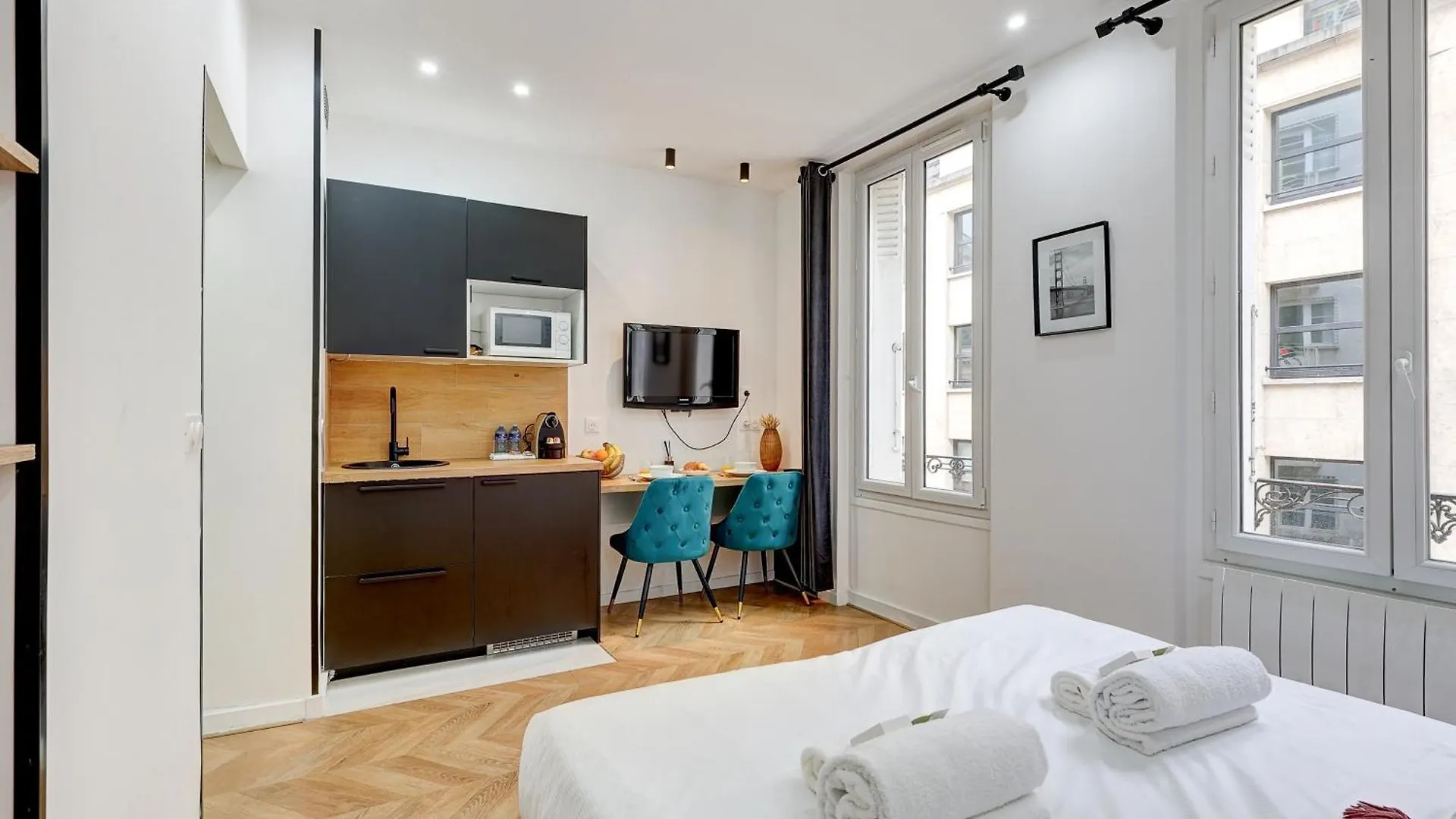 Apartment 102- Beautiful Studio Near Champs Elysees *